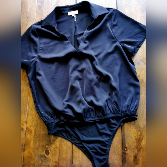 entro Tops - Collared blouse bodysuit (M)